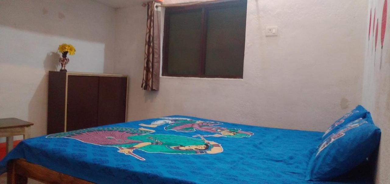 Maji Homestay Кхаджурахо Экстерьер фото