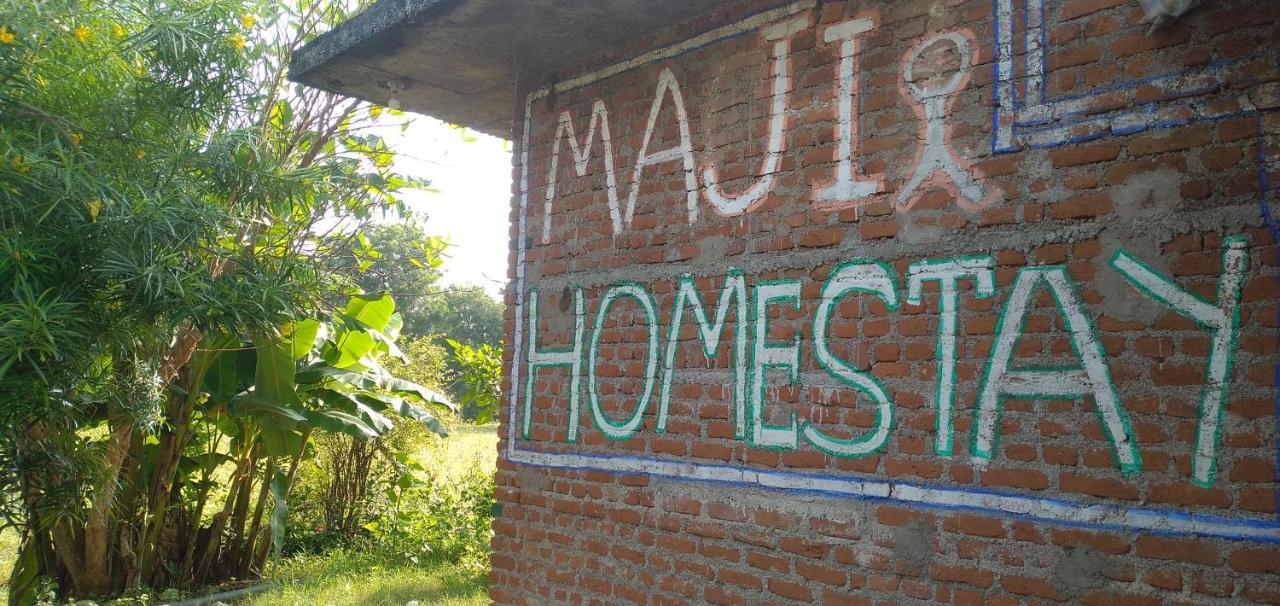 Maji Homestay Кхаджурахо Экстерьер фото